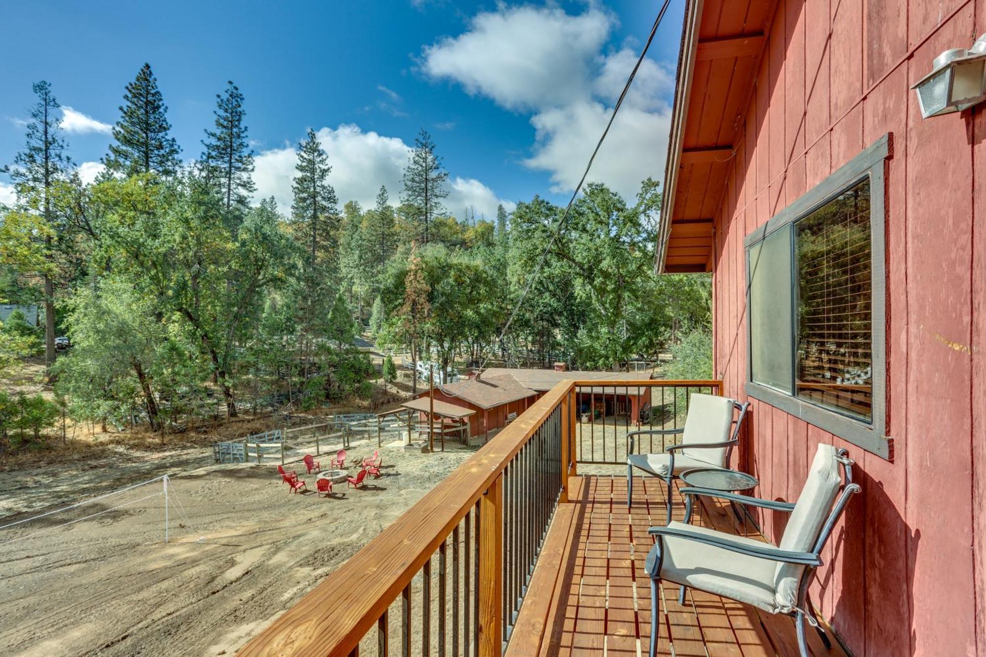 Pet-Friendly Escape With Game Room And Fire Pit! North Fork Zewnętrze zdjęcie